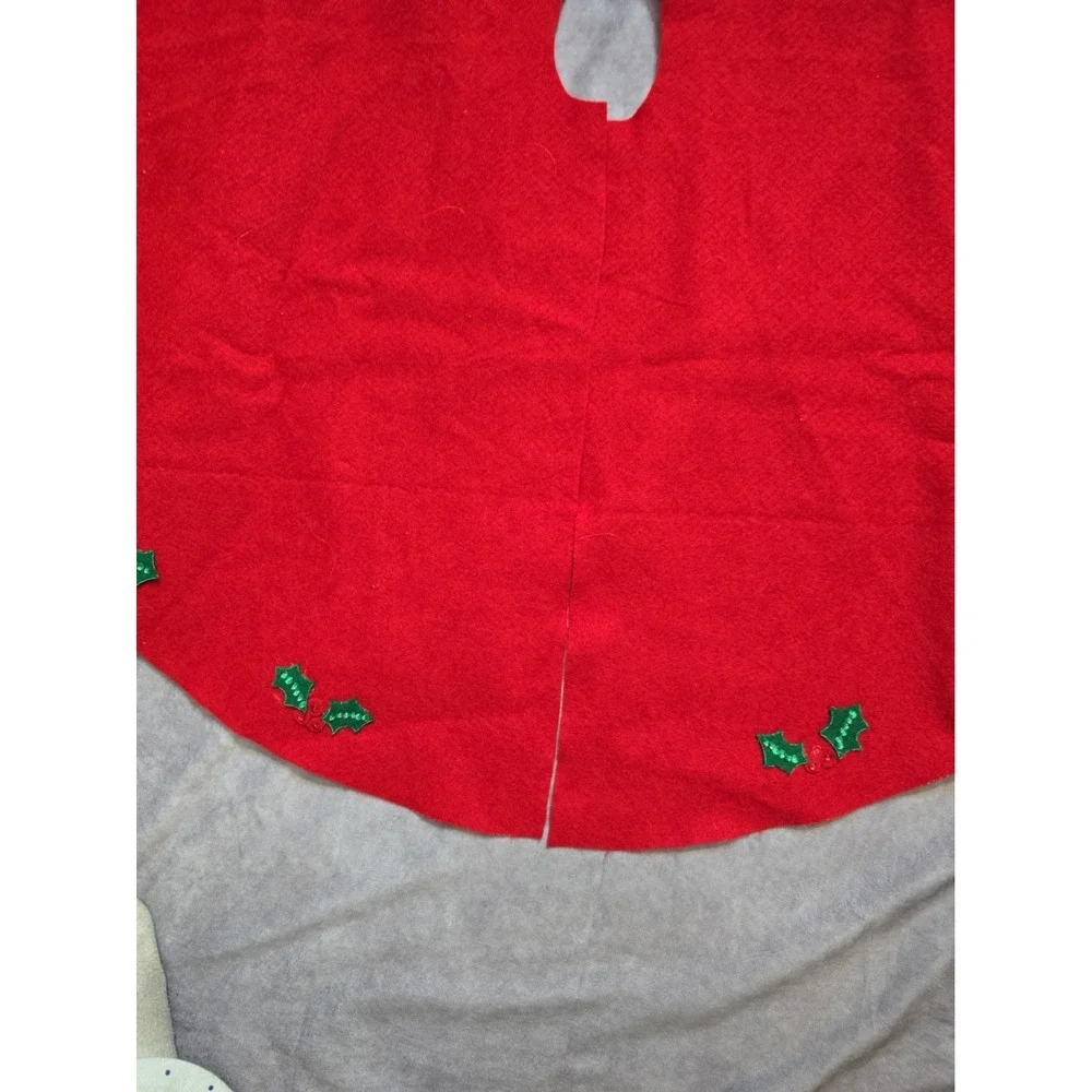 Completed Bucilla? Felt Applique Tree Skirt Santa Snowman Reindeer Mouse 43